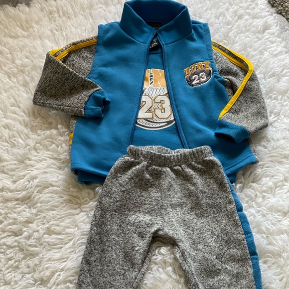 Quad seven 4T outfit set - Picture 2 of 4